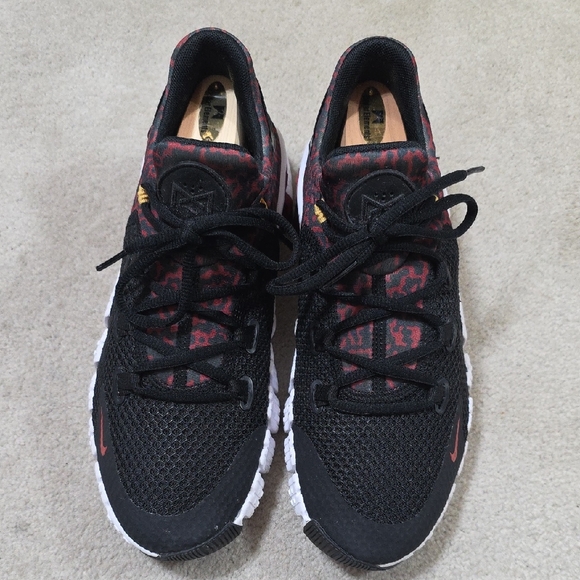 Nike Free Metcon 4 Cross Rrainers Size 9 Black and Red Athletic Sneakers - Picture 1 of 5